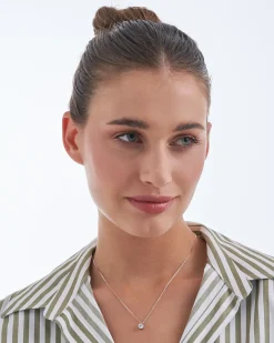 Collier - Classically Elegant