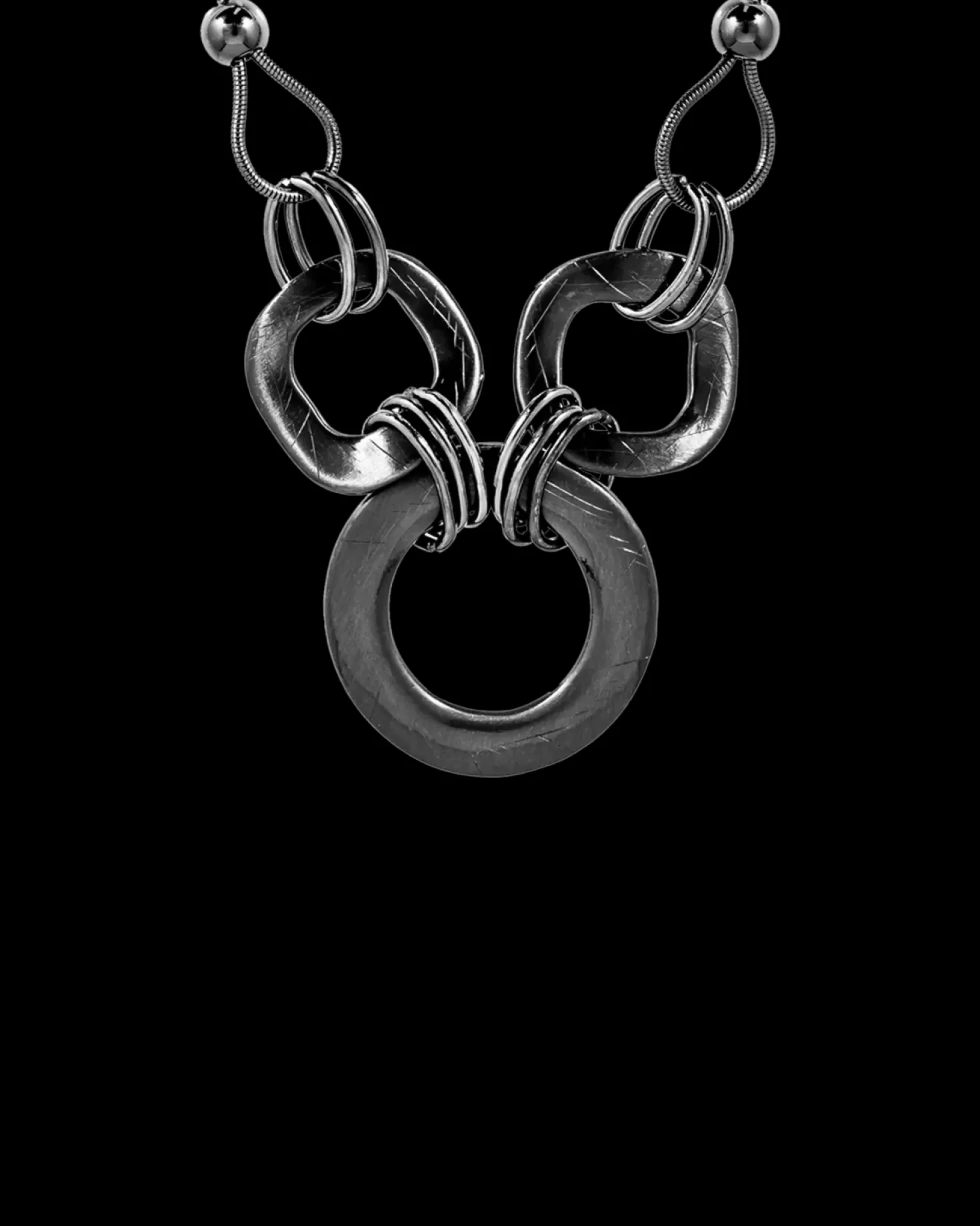Collier - Dark Circles